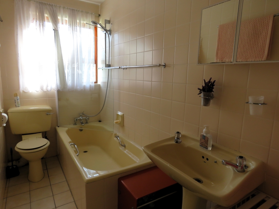 4 Bedroom Property for Sale in Bowtie Western Cape